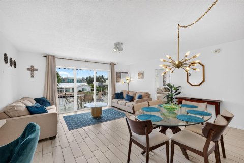 Condo in Fort Lauderdale, Florida, 2 bedrooms  № 2404301 - photo 2