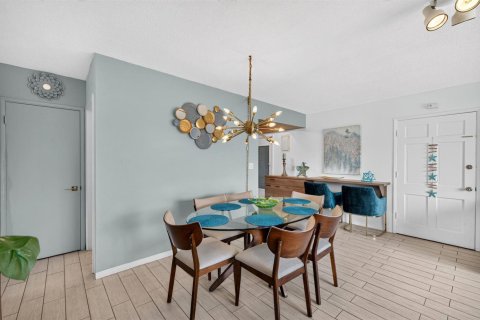 Condo in Fort Lauderdale, Florida, 2 bedrooms  № 2404301 - photo 6