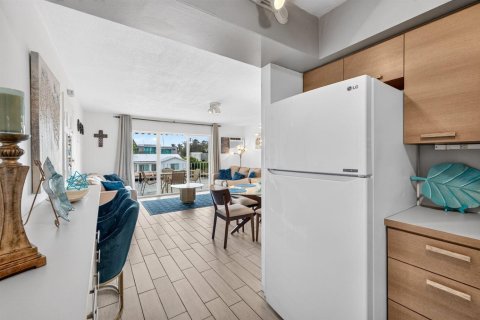 Condo in Fort Lauderdale, Florida, 2 bedrooms  № 2404301 - photo 11