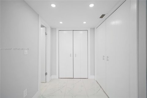 Copropriété à louer à Miami, Floride: 2 chambres, 107.77 m2 № 2062203 - photo 23