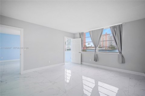 Copropriété à louer à Miami, Floride: 2 chambres, 107.77 m2 № 2062203 - photo 21