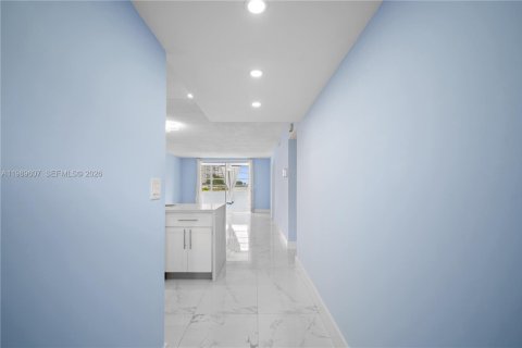 Copropriété à louer à Miami, Floride: 2 chambres, 107.77 m2 № 2062203 - photo 5