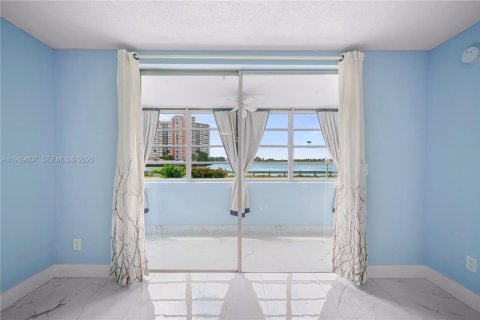 Copropriété à louer à Miami, Floride: 2 chambres, 107.77 m2 № 2062203 - photo 12