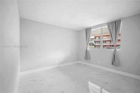 Copropriété à louer à Miami, Floride: 2 chambres, 107.77 m2 № 2062203 - photo 16