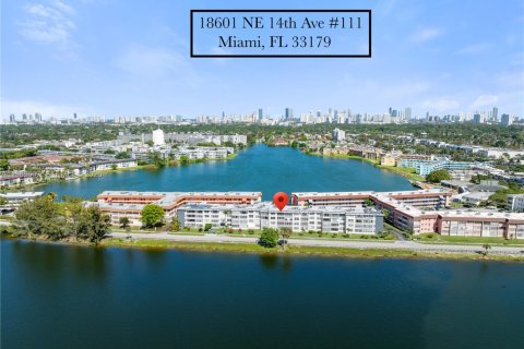 Condo à Miami, Floride, 2 chambres  № 2062203