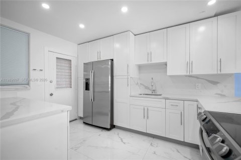 Copropriété à louer à Miami, Floride: 2 chambres, 107.77 m2 № 2062203 - photo 7