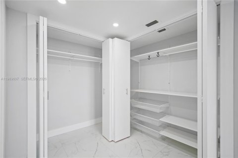 Copropriété à louer à Miami, Floride: 2 chambres, 107.77 m2 № 2062203 - photo 24