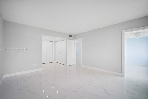 Copropriété à louer à Miami, Floride: 2 chambres, 107.77 m2 № 2062203 - photo 22
