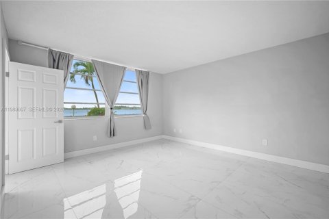 Copropriété à louer à Miami, Floride: 2 chambres, 107.77 m2 № 2062203 - photo 19