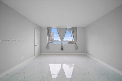 Copropriété à louer à Miami, Floride: 2 chambres, 107.77 m2 № 2062203 - photo 20