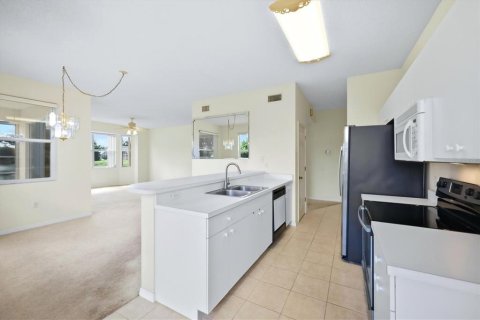 Copropriété à vendre à Sarasota, Floride: 2 chambres, 129.13 m2 № 2377962 - photo 13