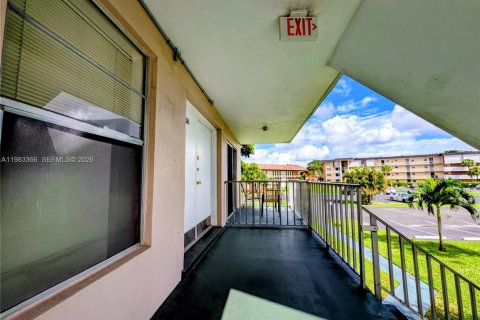 Copropriété à vendre à Lauderdale Lakes, Floride: 2 chambres, 85.47 m2 № 2050096 - photo 2
