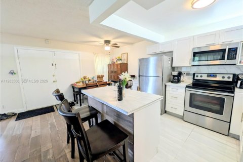 Copropriété à vendre à Lauderdale Lakes, Floride: 2 chambres, 85.47 m2 № 2050096 - photo 10