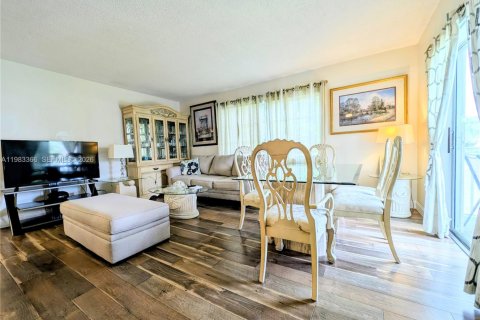 Copropriété à vendre à Lauderdale Lakes, Floride: 2 chambres, 85.47 m2 № 2050096 - photo 4