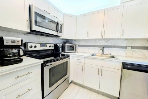 Copropriété à vendre à Lauderdale Lakes, Floride: 2 chambres, 85.47 m2 № 2050096 - photo 9