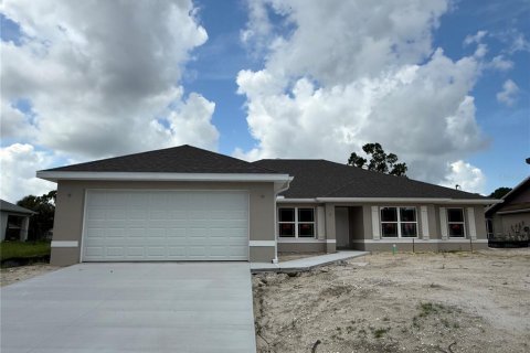 Casa en North Port, Florida 4 dormitorios, 237.55 m2 № 2133087