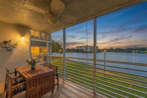 Condo in Pompano Beach, Florida, 3 bedrooms  № 1999864 - photo 18