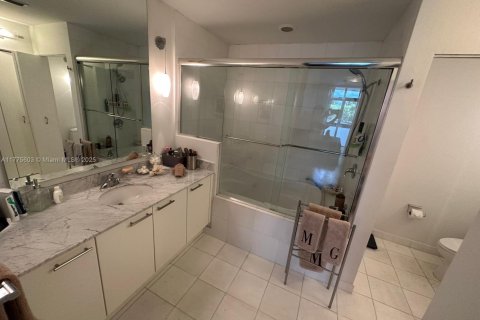 Condominio en alquiler en Miami Beach, Florida, 2 dormitorios, 134.71 m2 № 1711794 - foto 15