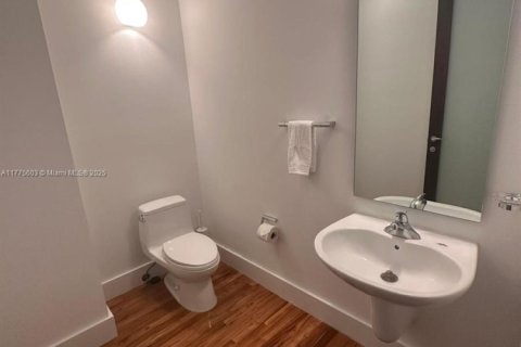 Condominio en alquiler en Miami Beach, Florida, 2 dormitorios, 134.71 m2 № 1711794 - foto 19