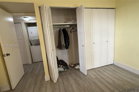 Condo in Plantation, Florida, 2 bedrooms  № 2018025 - photo 10