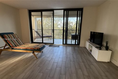 Condo in Plantation, Florida, 2 bedrooms  № 2018025 - photo 22