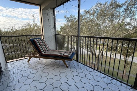 Condo in Plantation, Florida, 2 bedrooms  № 2018025 - photo 24