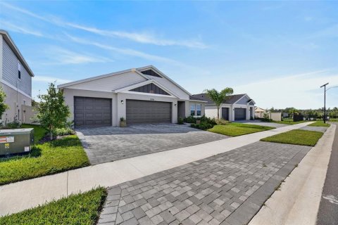 Villa ou maison à vendre à Wesley Chapel, Floride: 5 chambres, 228.26 m2 № 2421875 - photo 3