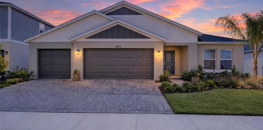 Villa ou maison à Wesley Chapel, Floride 5 chambres, 228.26 m2 № 2421875