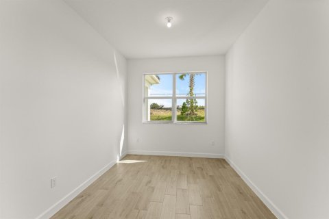 House in Port St. Lucie, Florida 3 bedrooms, 182.92 sq.m. № 2272529 - photo 3