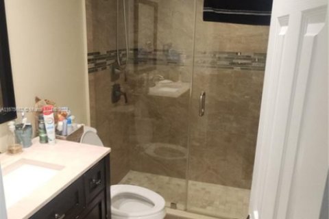 Condominio en alquiler en Hallandale Beach, Florida, 1 dormitorio, 80.82 m2 № 1699373 - foto 8