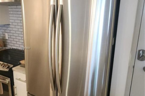 Condominio en alquiler en Hallandale Beach, Florida, 1 dormitorio, 80.82 m2 № 1699373 - foto 16