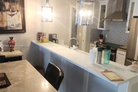 Condominio en alquiler en Hallandale Beach, Florida, 1 dormitorio, 80.82 m2 № 1699373 - foto 23