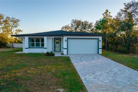 House in Citrus Springs, Florida 3 bedrooms, 18.58 sq.m. № 1810175 - photo 8
