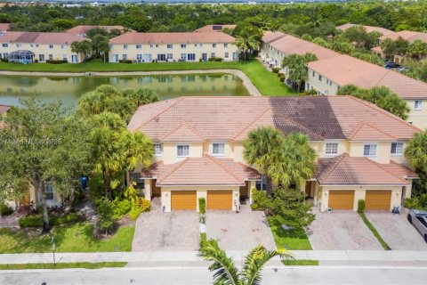 Townhouse in Oakland Park, Florida 3 bedrooms, 140.65 sq.m. № 1880213 - photo 26