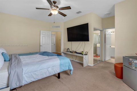 Townhouse in Oakland Park, Florida 3 bedrooms, 140.65 sq.m. № 1880213 - photo 14