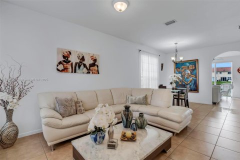 Townhouse in Oakland Park, Florida 3 bedrooms, 140.65 sq.m. № 1880213 - photo 10