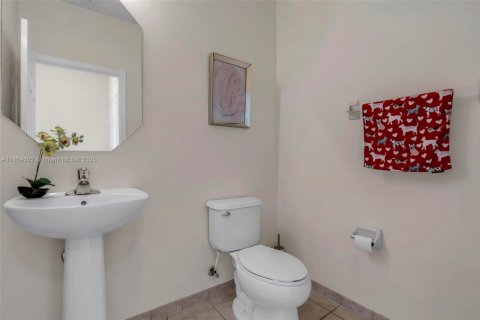 Townhouse in Oakland Park, Florida 3 bedrooms, 140.65 sq.m. № 1880213 - photo 20