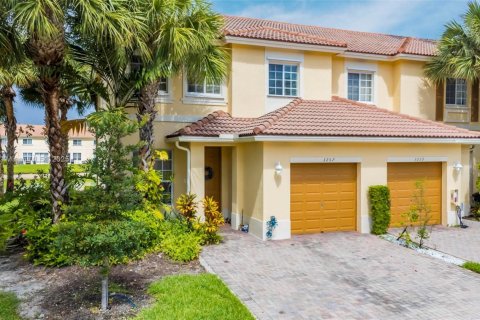Townhouse in Oakland Park, Florida 3 bedrooms, 140.65 sq.m. № 1880213 - photo 28