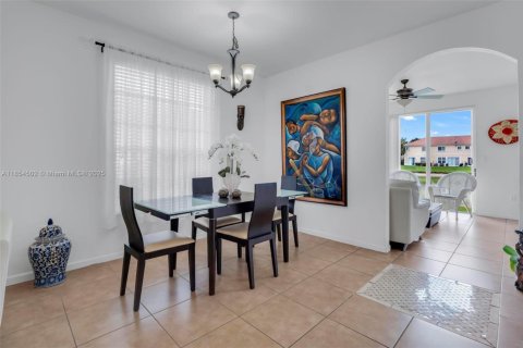 Townhouse in Oakland Park, Florida 3 bedrooms, 140.65 sq.m. № 1880213 - photo 7