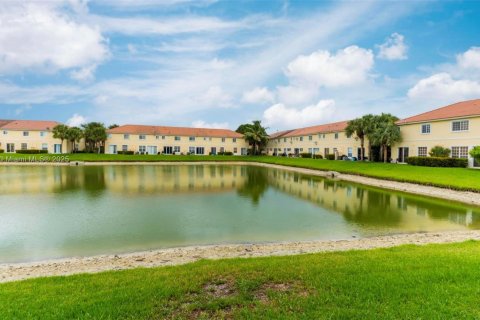 Townhouse in Oakland Park, Florida 3 bedrooms, 140.65 sq.m. № 1880213 - photo 22