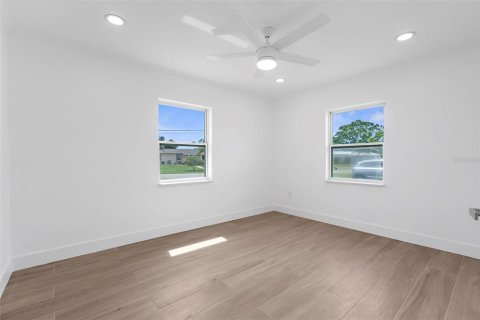 House in Port Charlotte, Florida 3 bedrooms, 96.62 sq.m. № 1855950 - photo 12