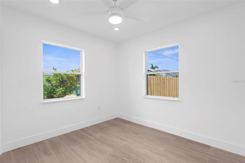 House in Port Charlotte, Florida 3 bedrooms, 96.62 sq.m. № 1855950 - photo 16