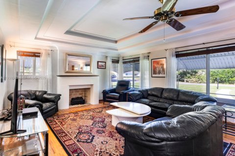 Купить виллу или дом в Бискейн-Парк, Флорида 3 спальни, 183.67м2, № 1996522 - фото 2