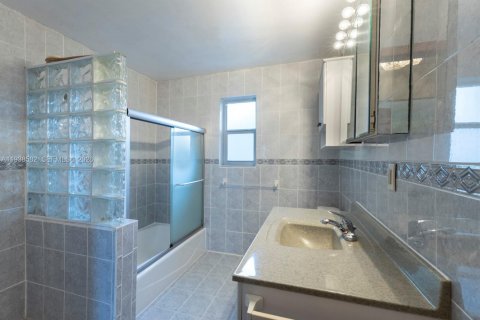 Купить виллу или дом в Бискейн-Парк, Флорида 3 спальни, 183.67м2, № 1996522 - фото 8