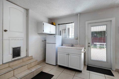 Купить виллу или дом в Бискейн-Парк, Флорида 3 спальни, 183.67м2, № 1996522 - фото 17