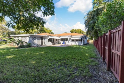 Купить виллу или дом в Бискейн-Парк, Флорида 3 спальни, 183.67м2, № 1996522 - фото 24