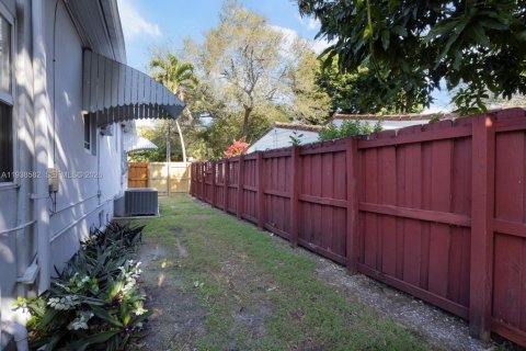 Купить виллу или дом в Бискейн-Парк, Флорида 3 спальни, 183.67м2, № 1996522 - фото 25