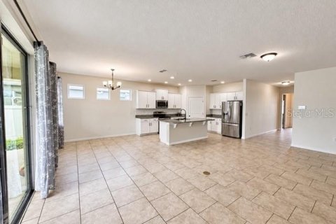 Villa ou maison à vendre à Kissimmee, Floride: 4 chambres, 189.33 m2 № 2395748 - photo 4