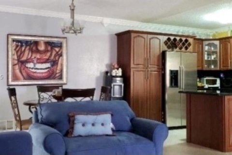 Villa ou maison à vendre à Hialeah, Floride: 4 chambres, 134.34 m2 № 2047488 - photo 4