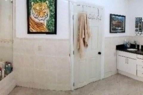 Villa ou maison à vendre à Hialeah, Floride: 4 chambres, 134.34 m2 № 2047488 - photo 5